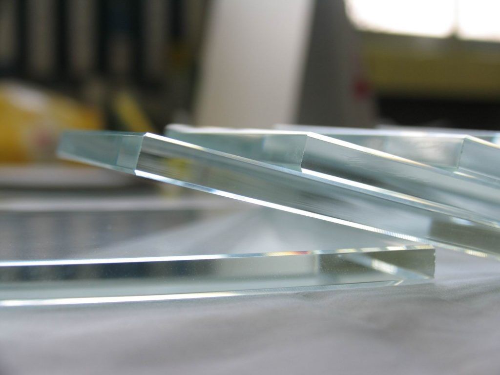 china 10mm ultra clear low iron tempered glass